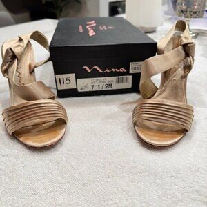 Nina Vitoria Formal/Evening Shoes Like New - Size 7.5M